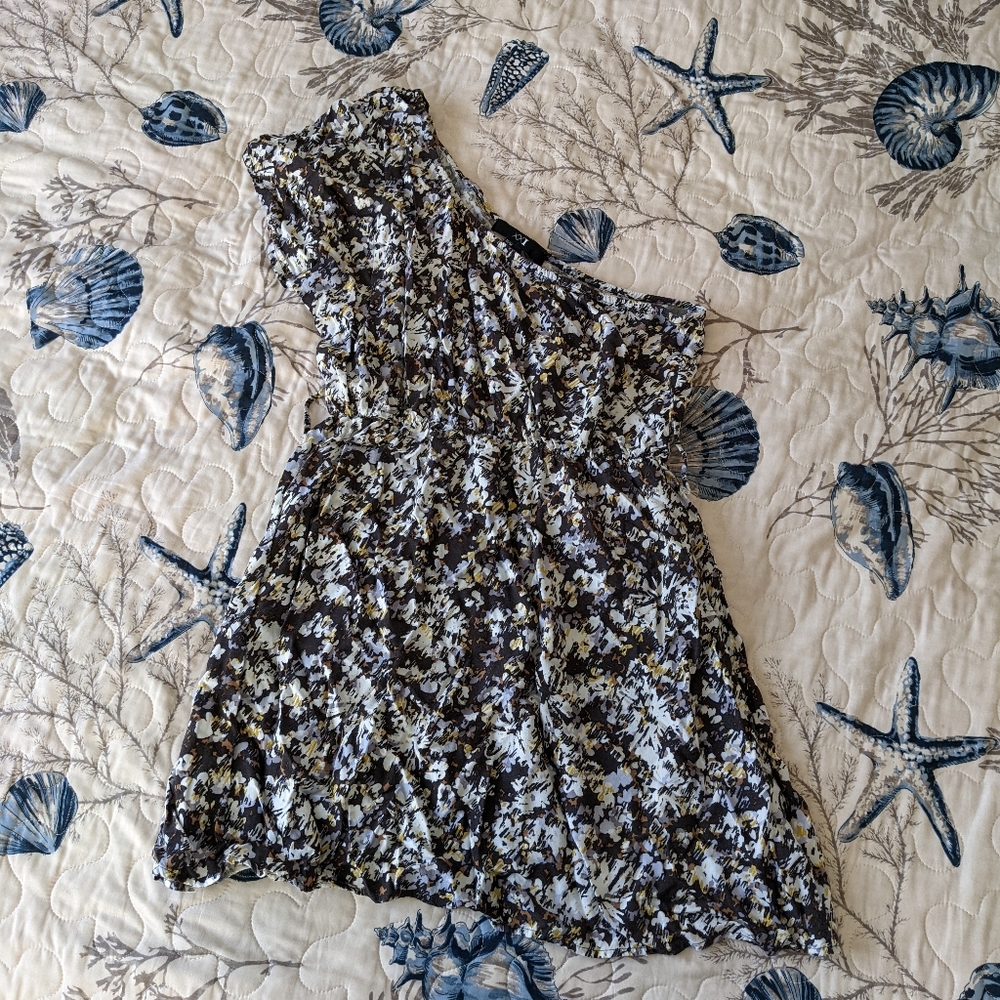One shoulder dress